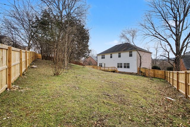 2221 Maple Grove Ln, Nashville, TN 37211