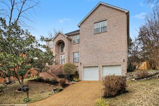 2221 Maple Grove Ln, Nashville, TN 37211