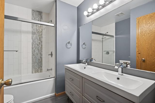 7785 Irvin Avenue S, Cottage Grove, MN 55016