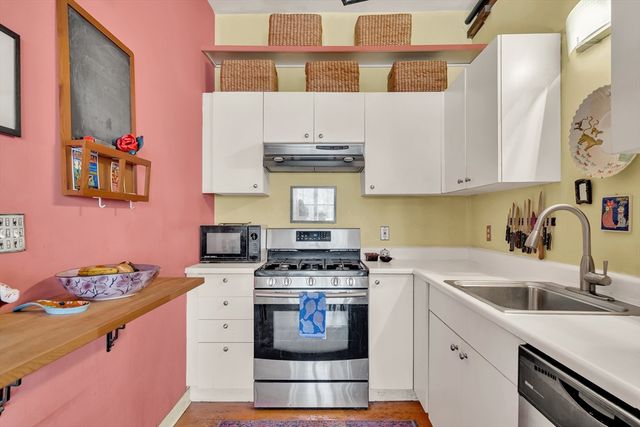 172 Green St 8, Boston, MA 02130