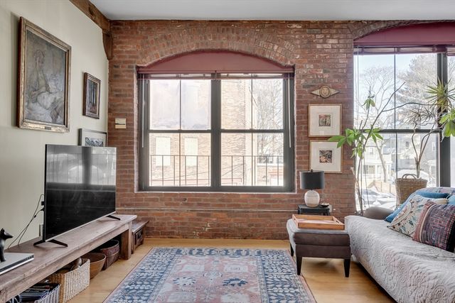 172 Green St 8, Boston, MA 02130