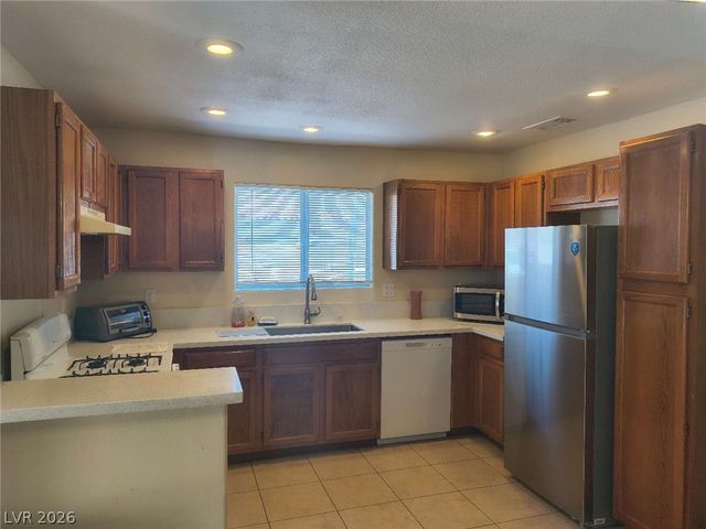 5323 Hanging Tree Lane, Las Vegas, NV 89118