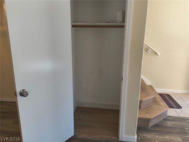 5323 Hanging Tree Lane, Las Vegas, NV 89118