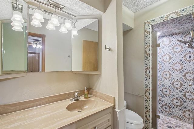 1209 NE 6th Street, Moore, OK 73160