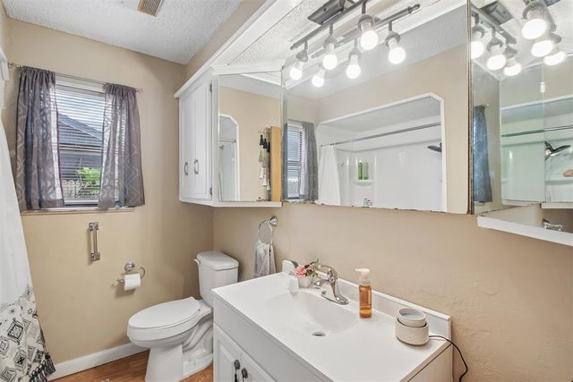 1209 NE 6th Street, Moore, OK 73160