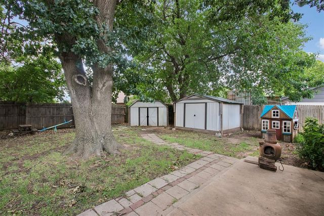 1209 NE 6th Street, Moore, OK 73160