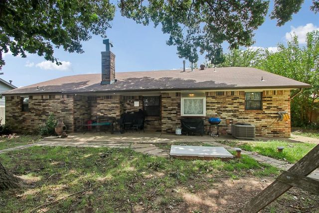 1209 NE 6th Street, Moore, OK 73160