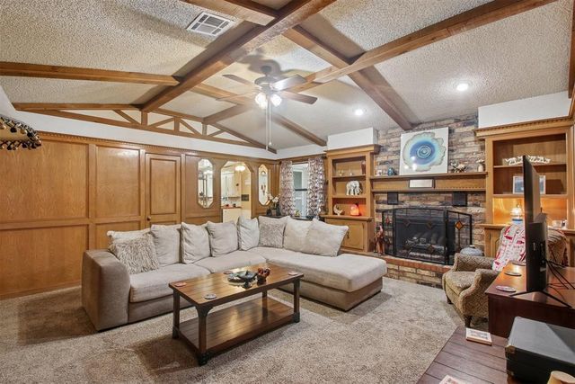 1209 NE 6th Street, Moore, OK 73160