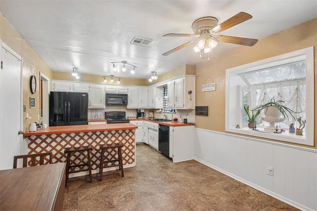 1209 NE 6th Street, Moore, OK 73160