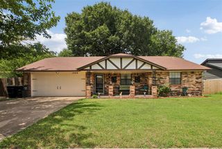1209 NE 6th Street, Moore, OK 73160