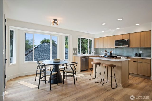 10530 NE 119th Place, Kirkland, WA 98034