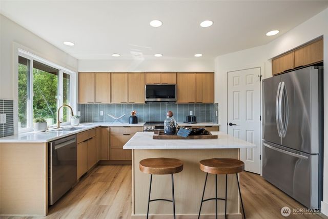 10530 NE 119th Place, Kirkland, WA 98034