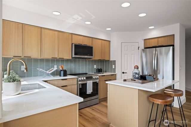 10530 NE 119th Place, Kirkland, WA 98034