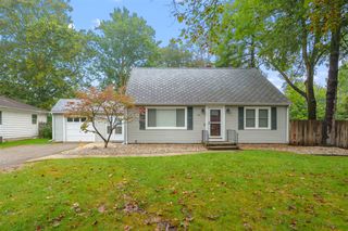 910 Farrell Avenue, Kalamazoo, MI 49006