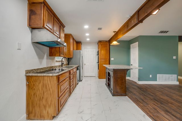 6805 Eagle Rock Drive, Fort Worth, TX 76133
