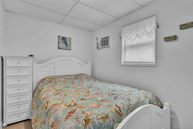 21 Cottage Road, Baiting Hollow, NY 11933