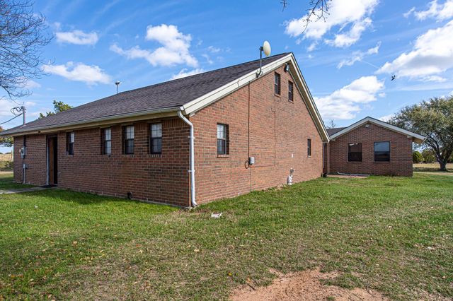 1195 Sens Road, Sealy, TX 77474