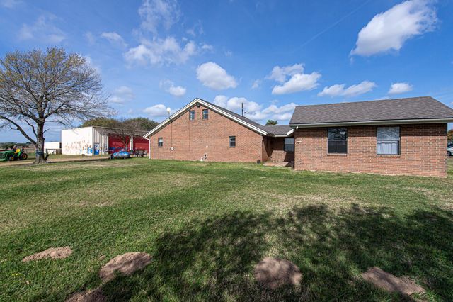 1195 Sens Road, Sealy, TX 77474