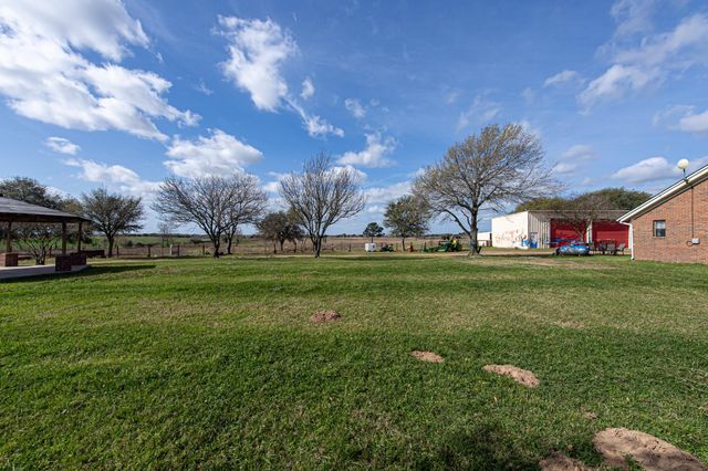 1195 Sens Road, Sealy, TX 77474