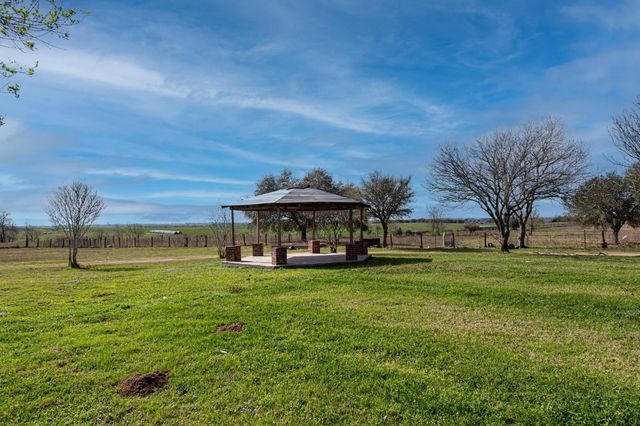 1195 Sens Road, Sealy, TX 77474