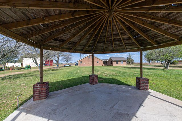 1195 Sens Road, Sealy, TX 77474