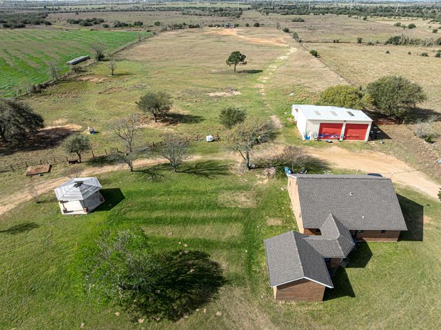 1195 Sens Road, Sealy, TX 77474
