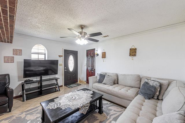 1195 Sens Road, Sealy, TX 77474