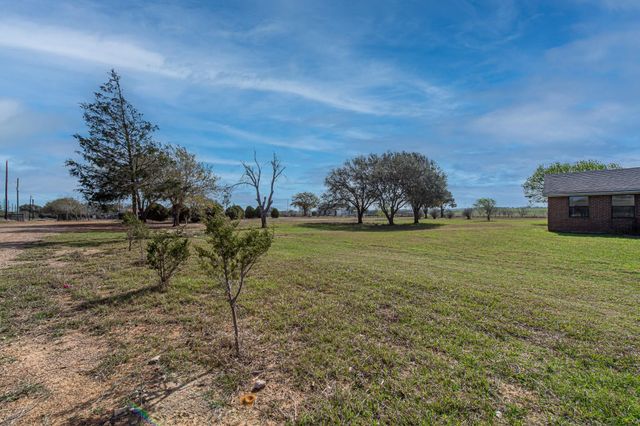 1195 Sens Road, Sealy, TX 77474