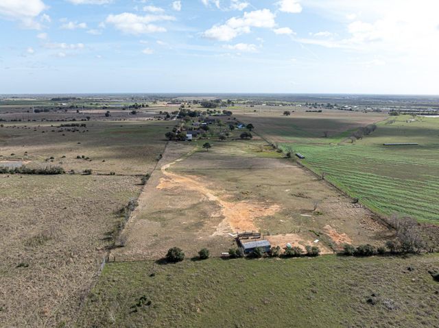 1195 Sens Road, Sealy, TX 77474