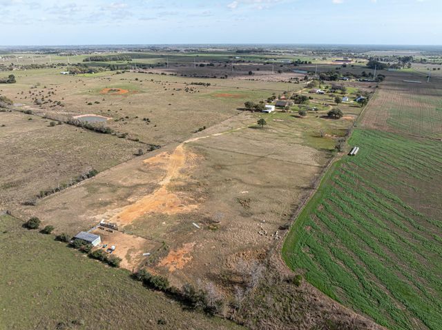 1195 Sens Road, Sealy, TX 77474