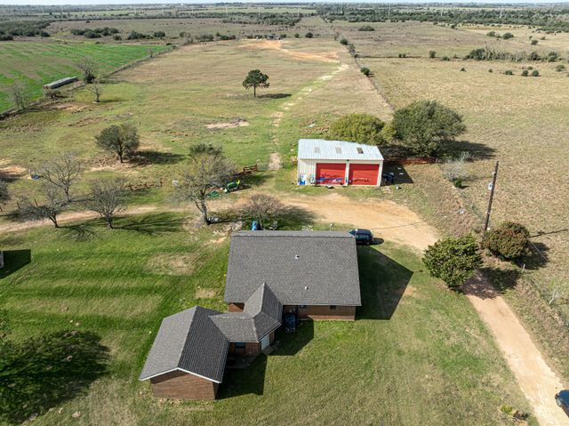 1195 Sens Road, Sealy, TX 77474