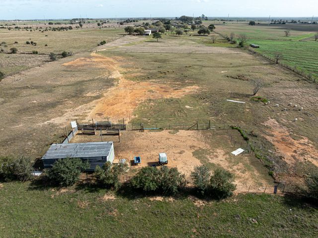 1195 Sens Road, Sealy, TX 77474