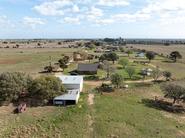 1195 Sens Road, Sealy, TX 77474