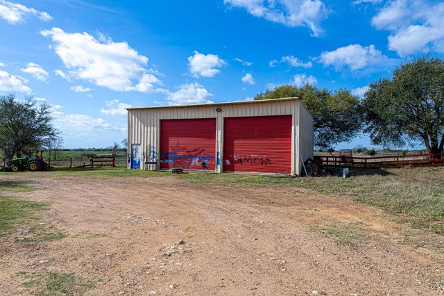 1195 Sens Road, Sealy, TX 77474