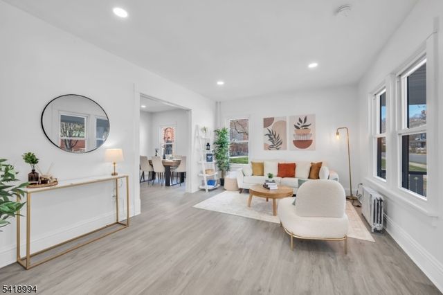 52 Thomas St, High Bridge Boro, NJ 08829