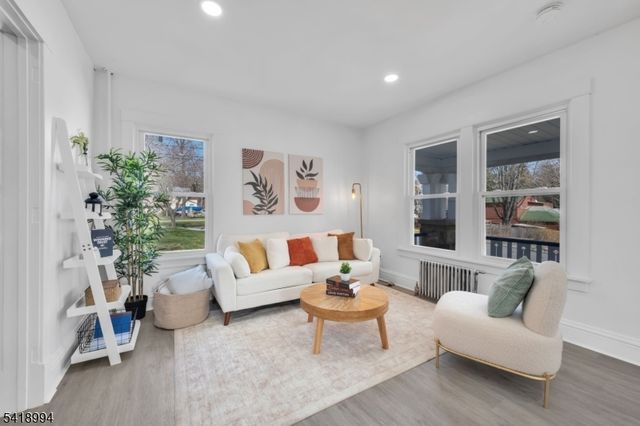 52 Thomas St, High Bridge Boro, NJ 08829