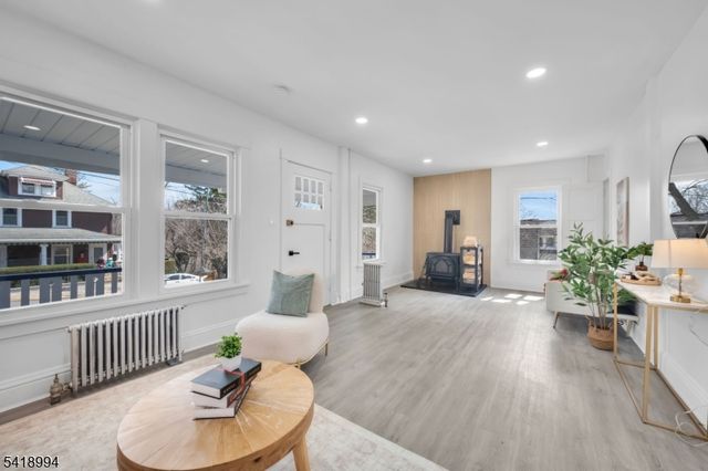 52 Thomas St, High Bridge Boro, NJ 08829