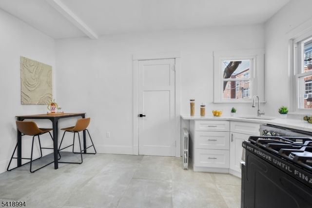 52 Thomas St, High Bridge Boro, NJ 08829