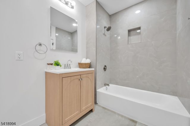 52 Thomas St, High Bridge Boro, NJ 08829