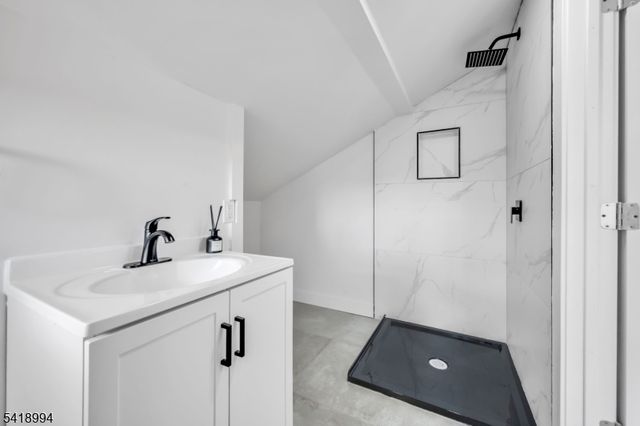 52 Thomas St, High Bridge Boro, NJ 08829