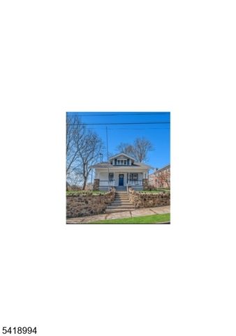 52 Thomas St, High Bridge Boro, NJ 08829