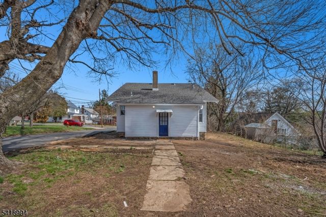 52 Thomas St, High Bridge Boro, NJ 08829