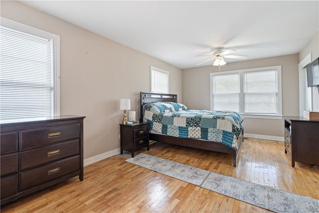 1521 S 4th Street, Rogers, AR 72756