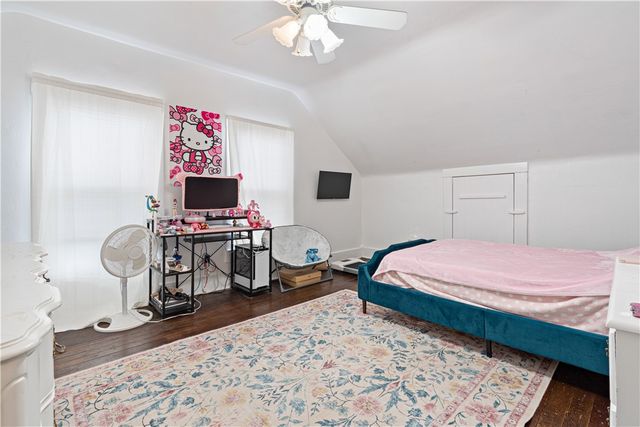 1521 S 4th Street, Rogers, AR 72756