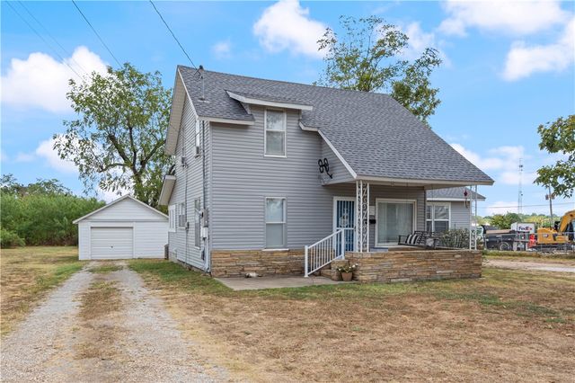1521 S 4th Street, Rogers, AR 72756