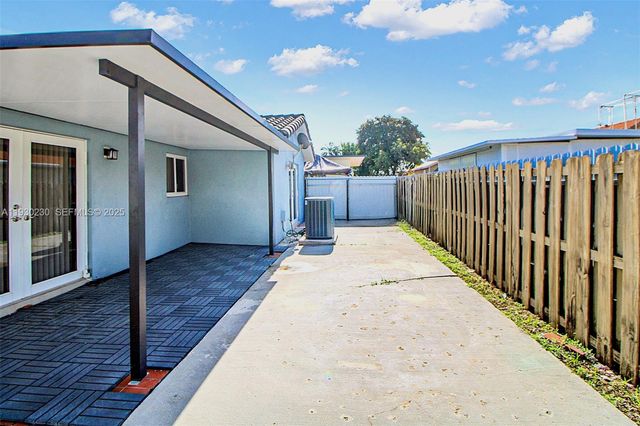 1022 SW 138th Pl, Miami, FL 33184