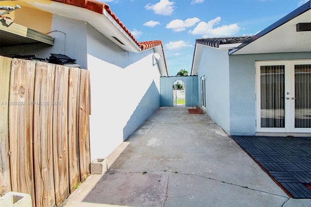 1022 SW 138th Pl, Miami, FL 33184