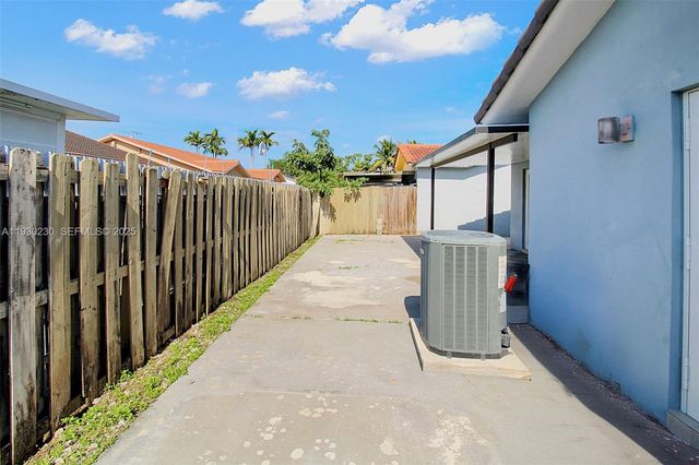 1022 SW 138th Pl, Miami, FL 33184