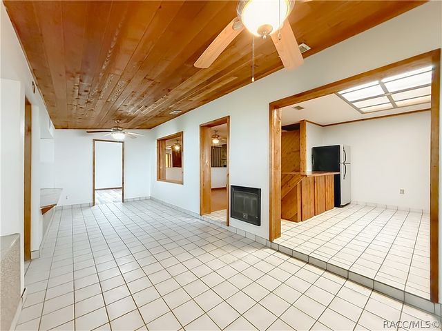 8980 E Devilsneck Road, Floral City, FL 34436