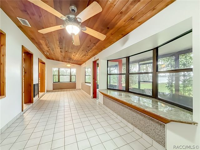 8980 E Devilsneck Road, Floral City, FL 34436